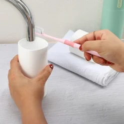 Unique Bargains Lightweight Travel Toothbrush Case